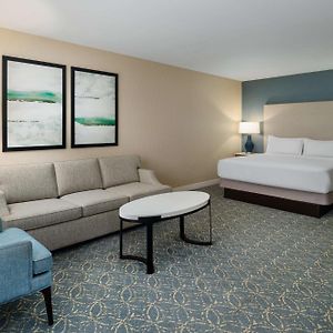 King Room Bath Tub Mobility Access